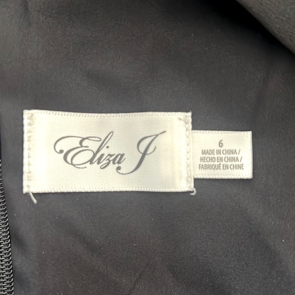 Eliza J Sleeveless Cascading-Ruffle Gown Black size 6 NEW - Picture 8 of 11